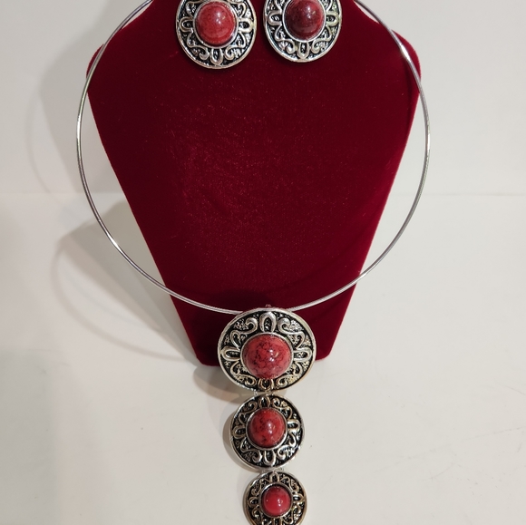 Silvertone & Red Cabachon Choker & Earrings "Costume Jewelry" (Set Of 2) - Picture 2 of 10